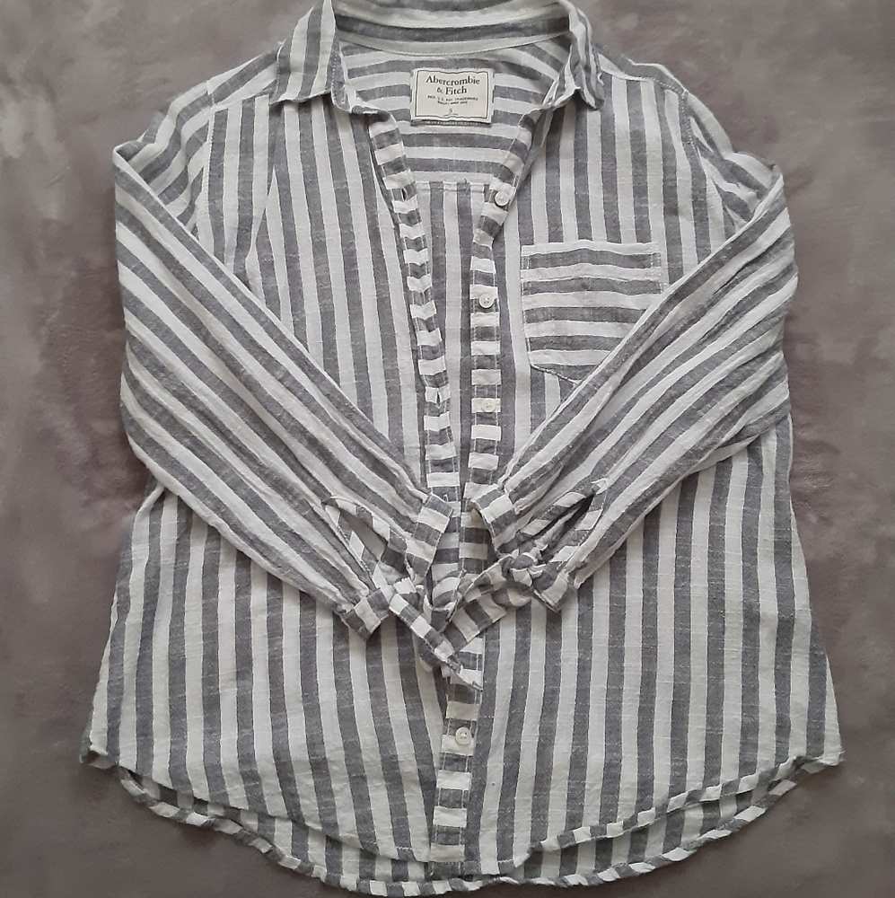 Abercrombie & Fitch top